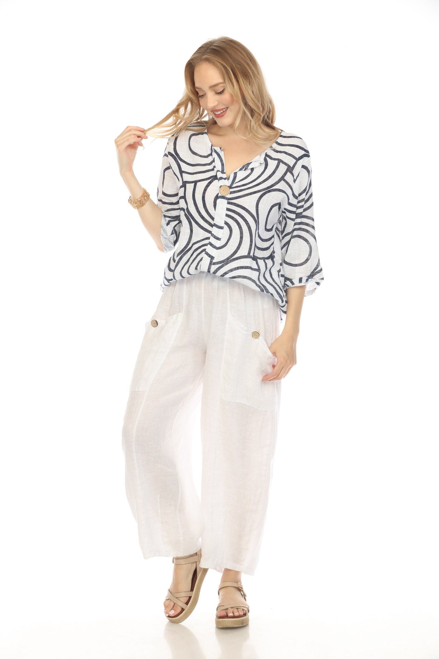 White Circle Print one button detail top