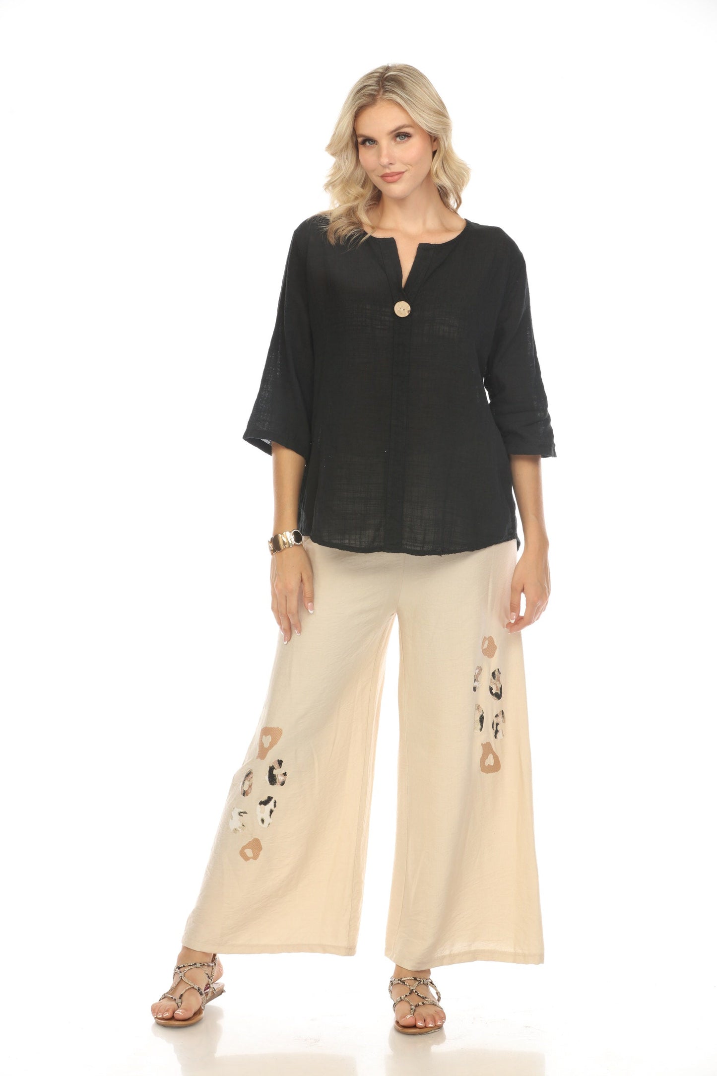 Black 3/4 Sleeves Top with Bamboo Button